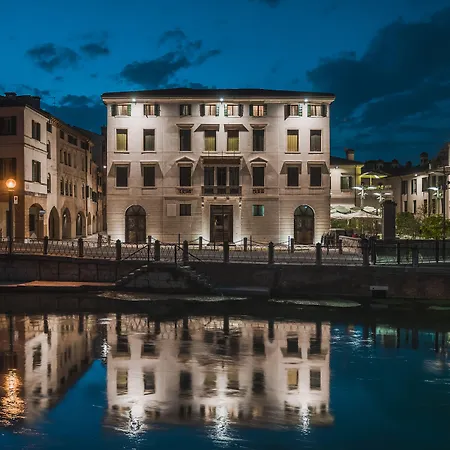 Le Di Palazzo Bortolan Гостевой дом Тревизо