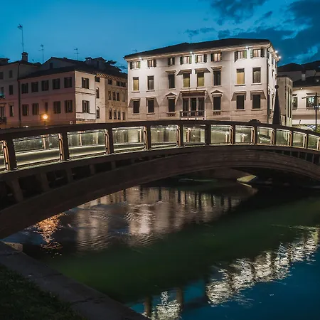Le Di Palazzo Bortolan 4* Тревизо